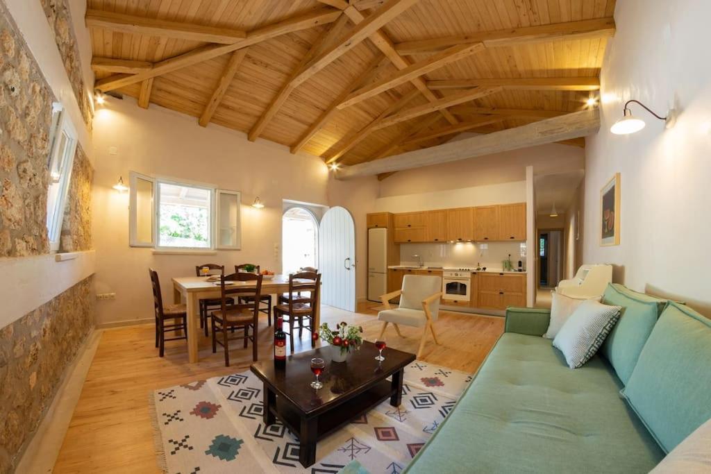 Avli - Tranquil Stonehouse In Lefkada Hébergement de vacances